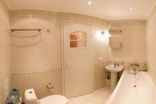 Апартаменты Kyiv apartment on Derevlyanskaya street close to the downtown Киев Апартаменты с балконом-6